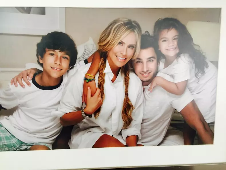 fiul actriței Aylin Mujica a murit (15)