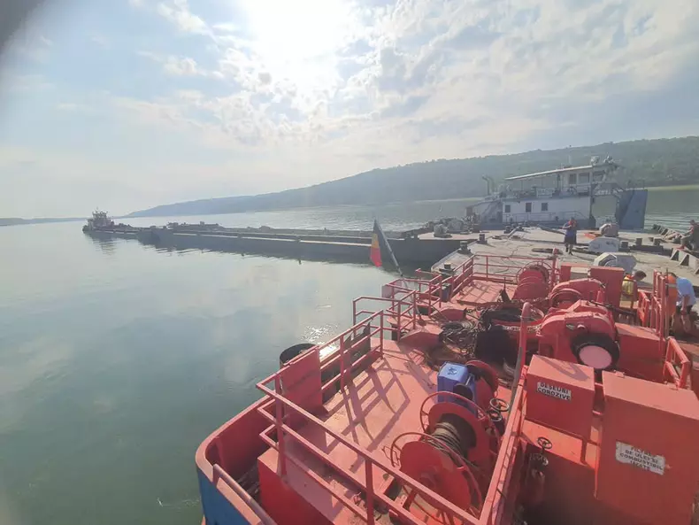 Operatiune de scufundare a barjelor în Dunare (2)