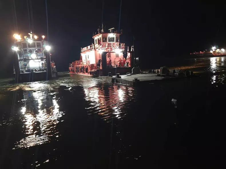 Operatiune de scufundare a barjelor în Dunare (3)