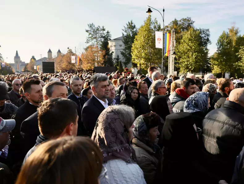 marcel-ciolacu3-parascheva-iasi-facebook