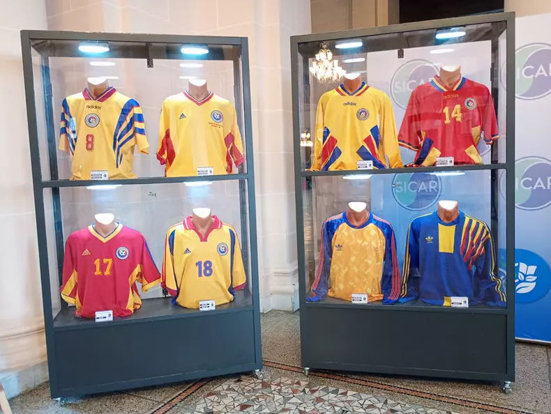 TRICOURI ROMANIA
