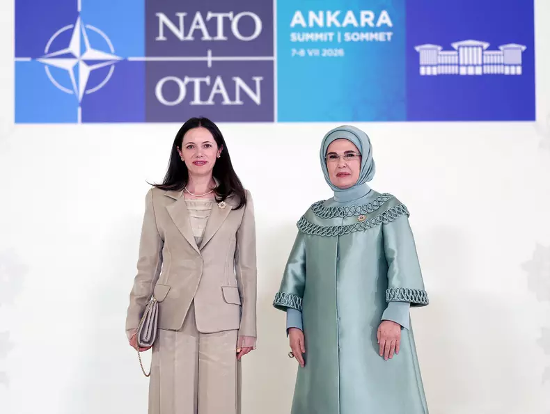 Mirabela Grădinaru a participat la evenimentele organizate de Emine Erdoğan pentru partenerele liderilor prezenți la Summitul NATO de la Ankara FOTO: Profimedia