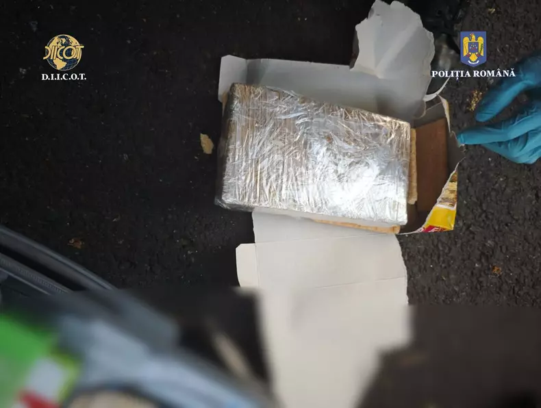 Coletul cu cocaină fusese adus din Olanda. Foto DIICOT