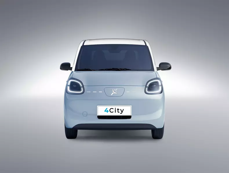 4City, prima mașină electrică urbană care poate fi condusă de la 16 ani