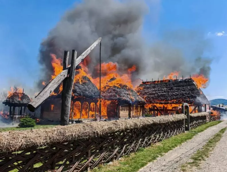 Casa Lupuț din Cizer, mistuită de incendiu. Monumentul istoric era asociat cu Horea, conducătorul răscoalei din 1784 (4)