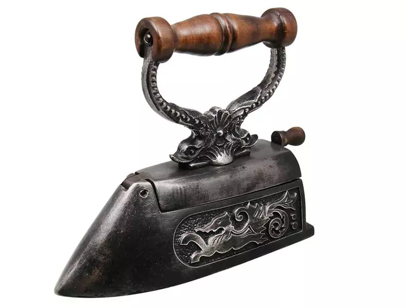 Fier de călcat german