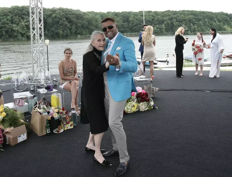 zina dumitrescu petrecere la 80 de ani, in 2016