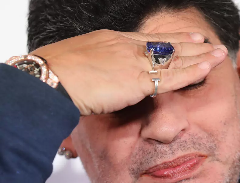 Maradona arrives in Brest