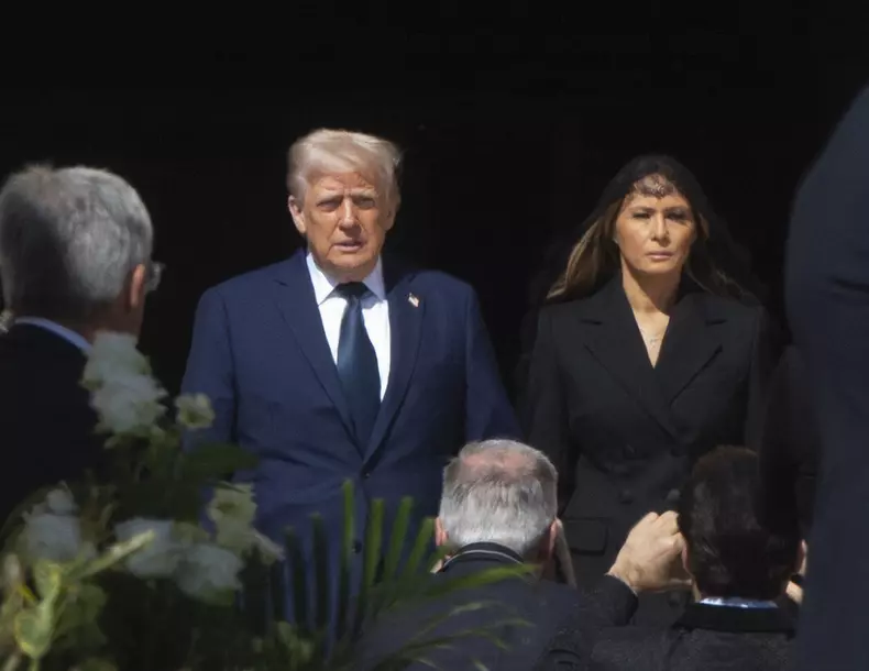Donald și Melania Trump la funeraliile Papei Francisc Foto: Hepta