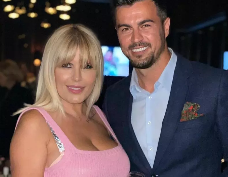 elena udrea si adrian alexandrov in grecia (1)