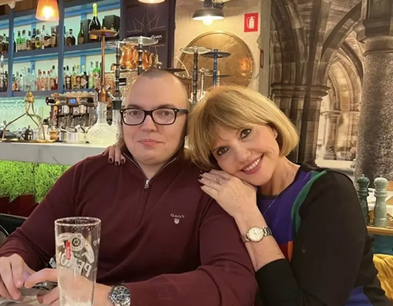 marina almasan si victor fiul ei 2