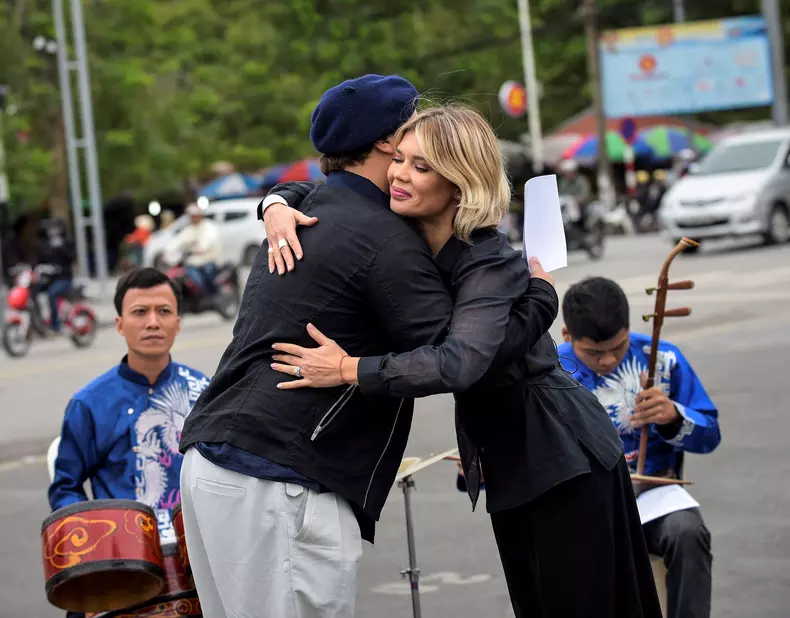 Gina Pistol filmari Asia Express