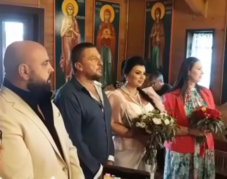 adriana-bahmuteanu-logodnic