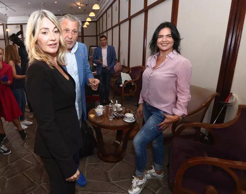 42197772_543917762709350_3721147334403293184_n