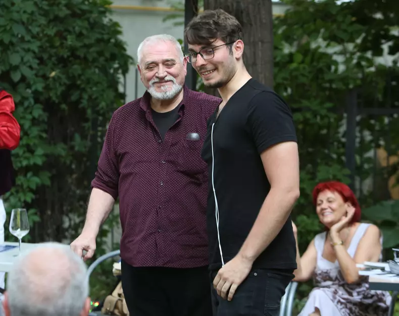 Alexandru Repan si unul dintre fiii lui