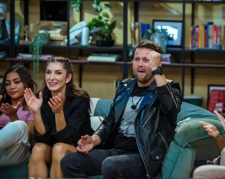 robert tudor si sotia finalisti power couple