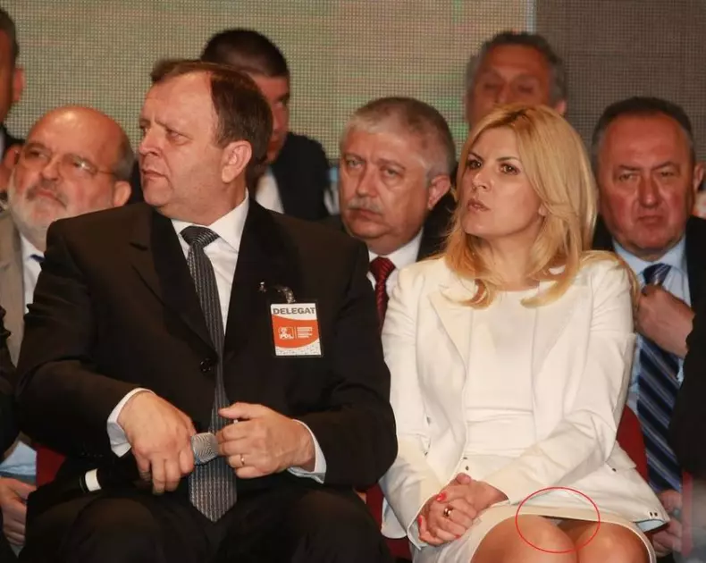 elena_udrea_chiloti_mai-2011_dce0dfe658.jpg