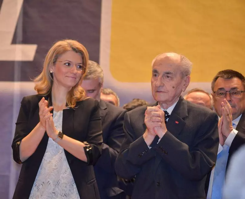 21761428_1572980712767178_7553582713187427060_n