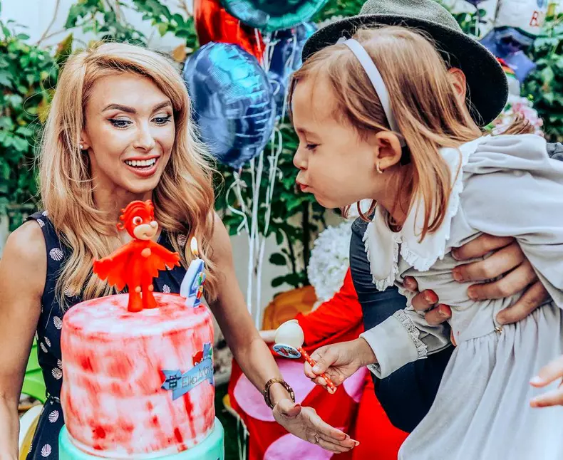 Andreea-Balan-7-1024x837