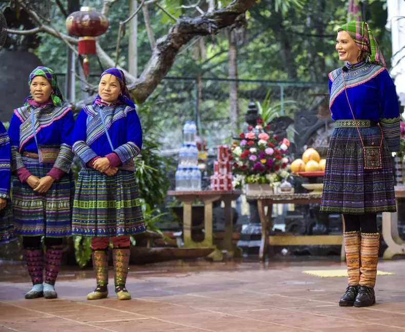 Gina Pistol filmari Asia Express