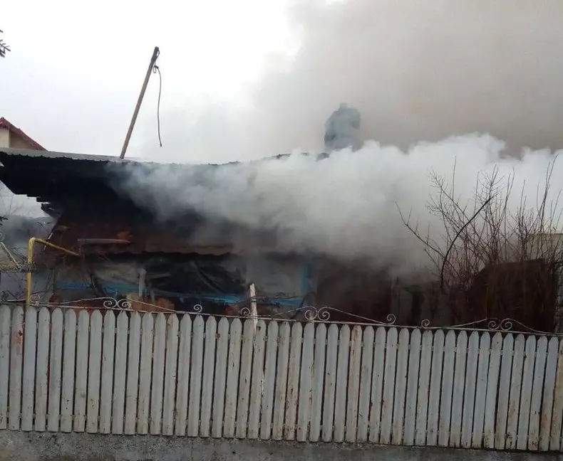 incendiu la doua case din cartierul Ferentari