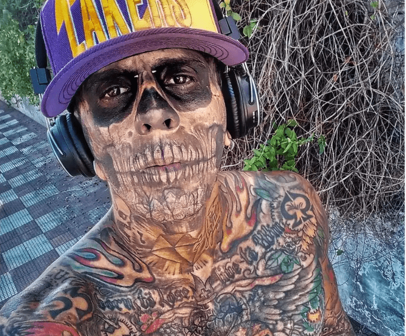 Dependent de tatuaje