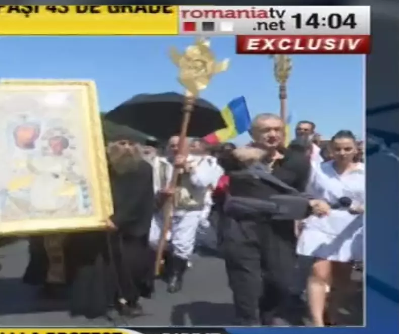 gigi-becali-preoti-piata-victoriei-1 (3)