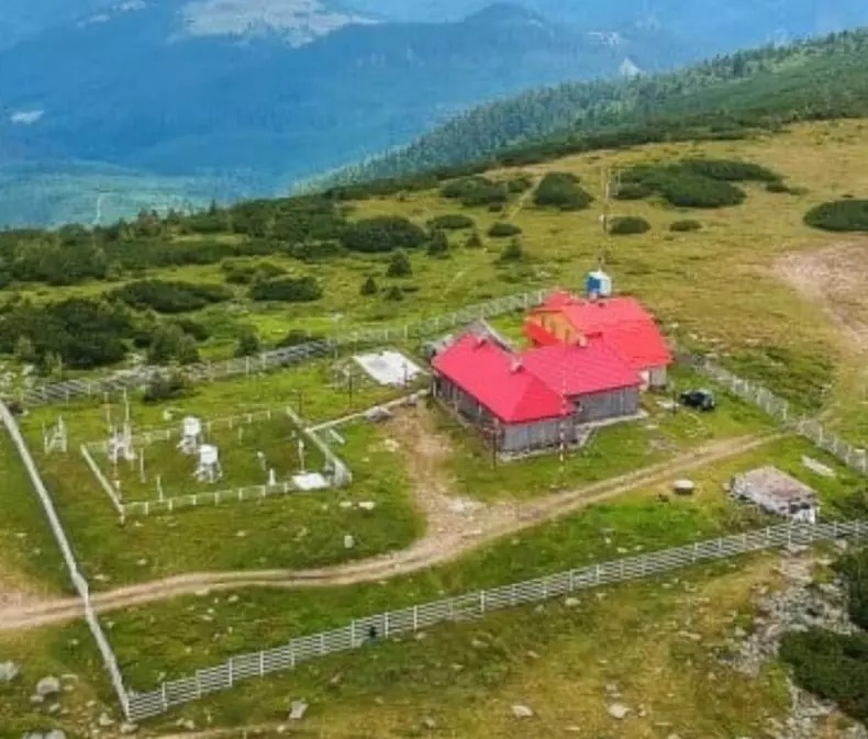 incendiu4-statia-meteo-vladeasa-cluj-24-iunie-2025