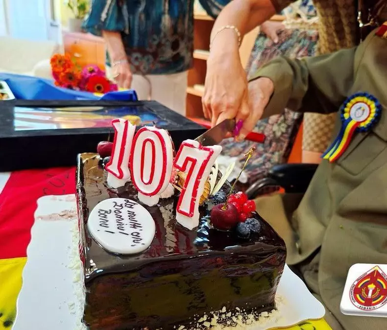 Ion Vasile Banu, veteran de război de 107 ani, singurul decorat de Nicușor Dan de 1 Decembrie (1)