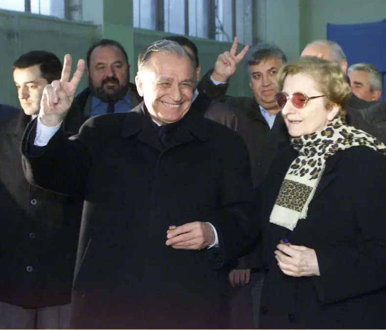 FOTO INEDITE. Ionel s╠ªi Nina Iliescu, 71 de ani de iubire s╠ªi devotament