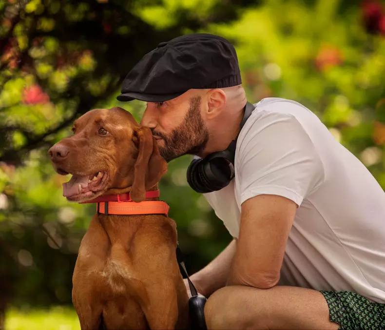 Mihai Bendeac și Happy, câinele lui (2)