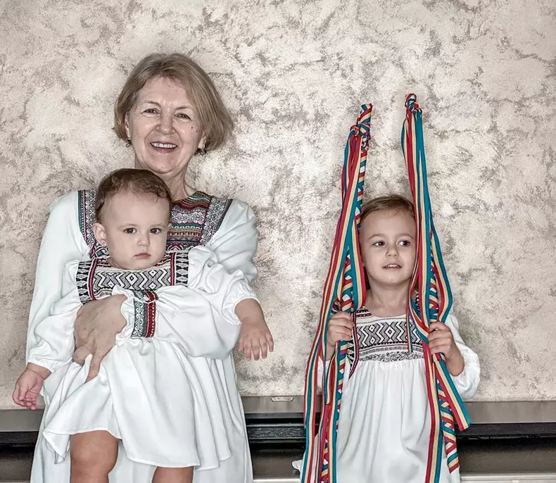 Mama Andreei Bălan și fiicele ei