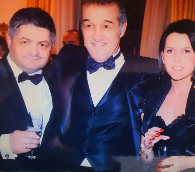 2726484184754832371302828393332319387383312n