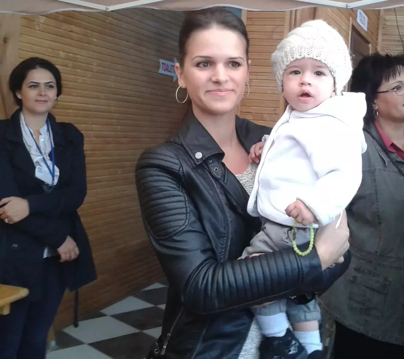 mama_raluca_dicu_si_evelina_.jpg