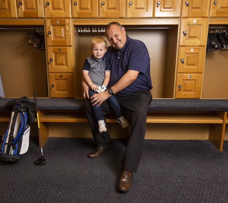 tk3s_swns_young_golfer_001