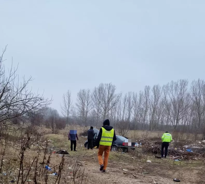 vrancea-masina-abandonata-1