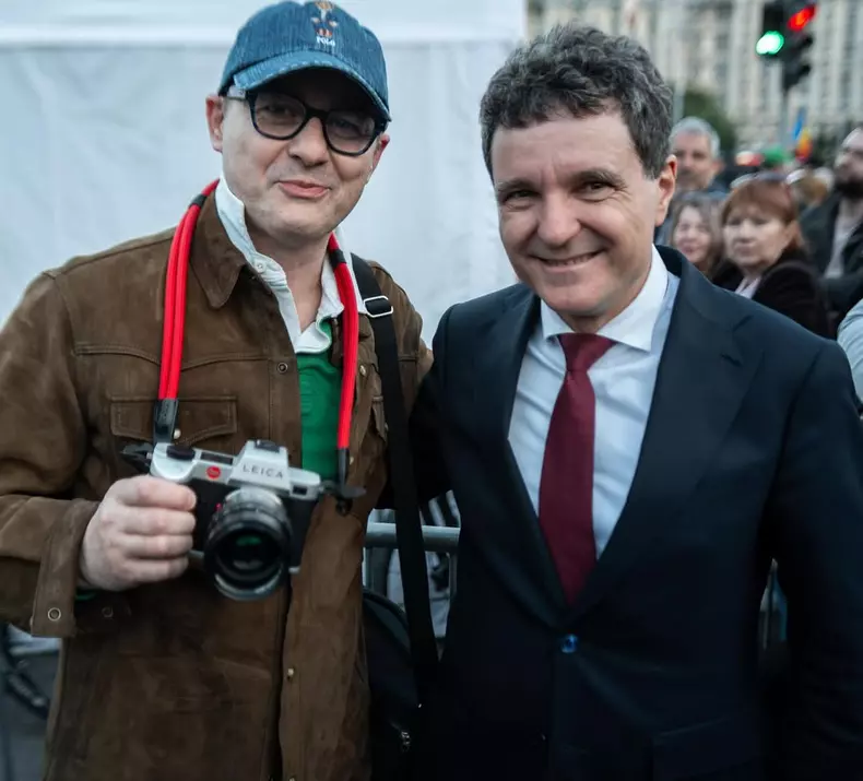 adi sina si nicusor dan