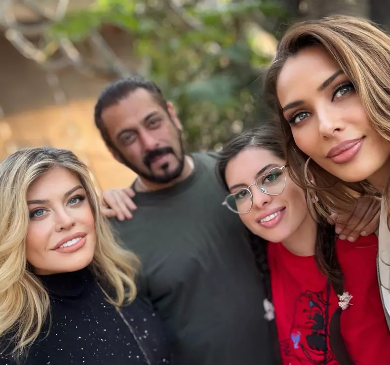 Loredana Groza Salman Khan Iulia Vantur 2