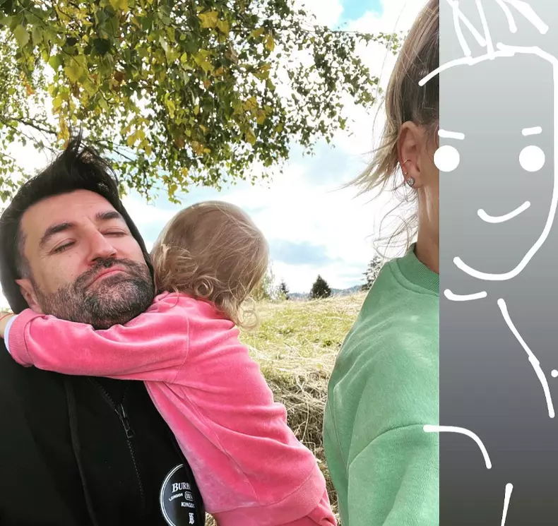 josepghine-fiica-gina-pistol-si-smiley-8