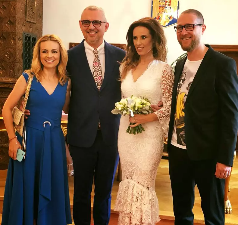 36037147_1895352557194209_413373370831208448_n