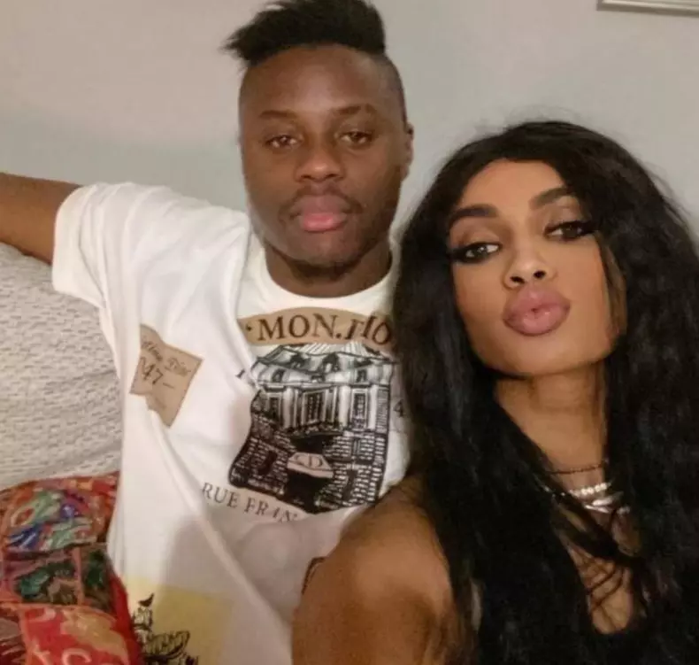 laurette-s-a-despartit-de-fotbalist-3