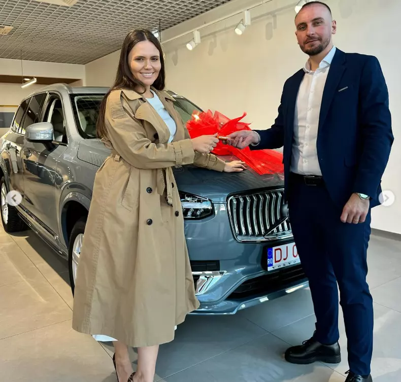 cristina-siscanu-madalin-ionescu-masina-2