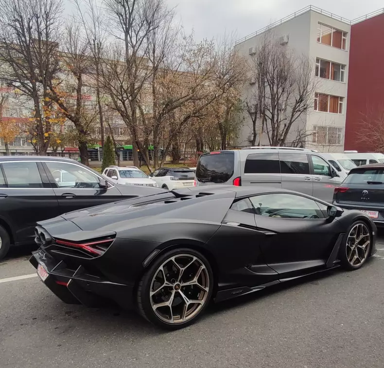 lamborghini5-facebook-rar