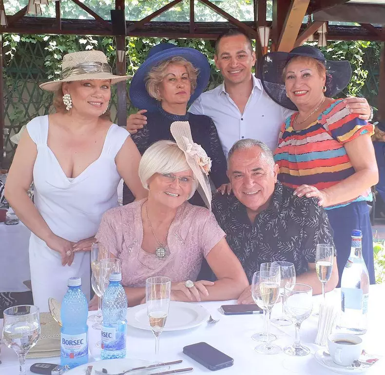 35496576_1750242375061213_974911306509320192_n