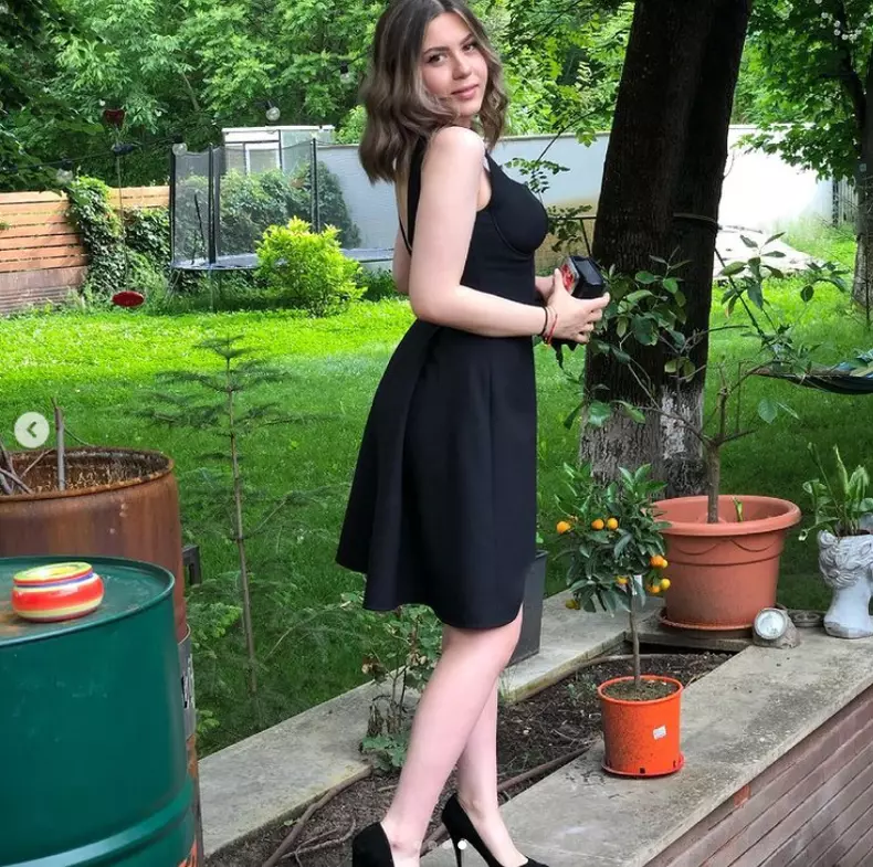 alessia fiica lui nastase la balul de absolvire 1