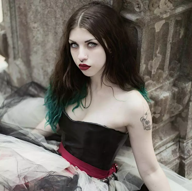 chelnerița Emelia Holden (foto Facebook)