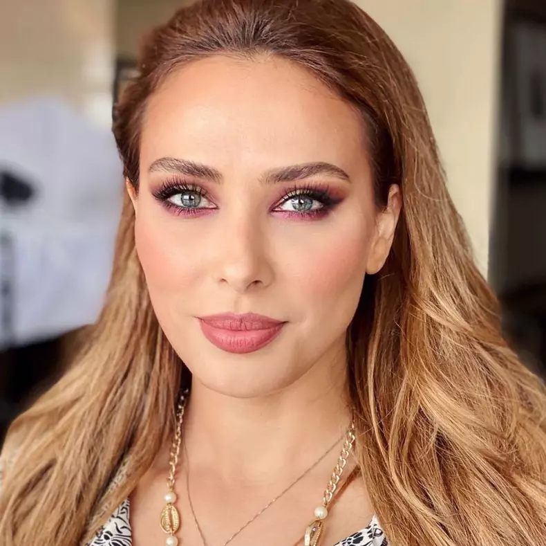 iulia vantur despre traiul in india 1