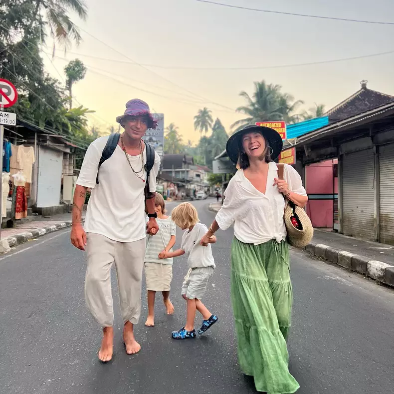 Adela Popescu și familia (3)