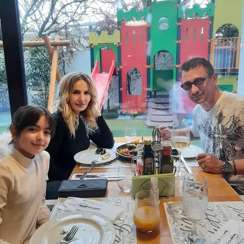 daniela gyorfi si george tal alaturi de fiica lor maria gyorfi tal