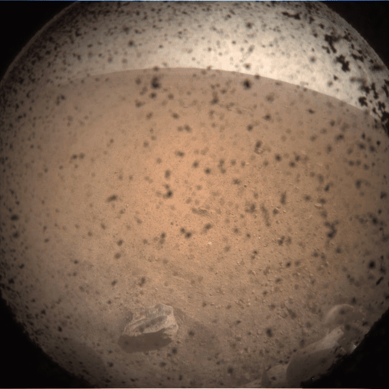 Primele imagini de pe Marte, trimise de sonda InSight (1)